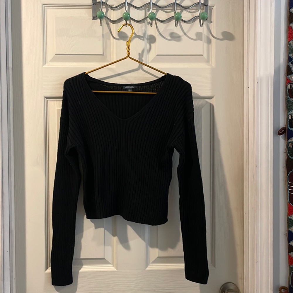 Wild Fable Black V-neck Cropped Sweater